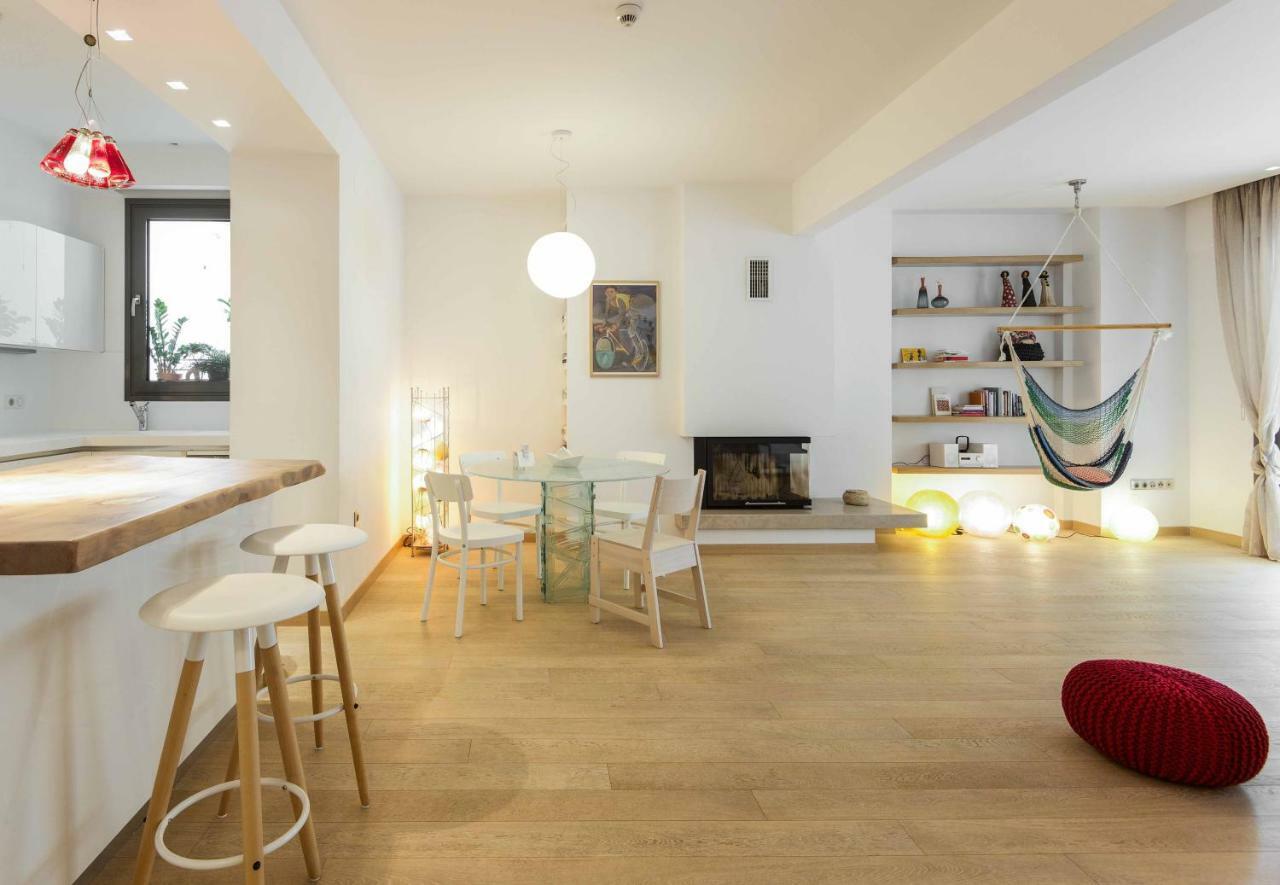 Stylish 3-Bedroom Apartment & Terrace Салоники Экстерьер фото